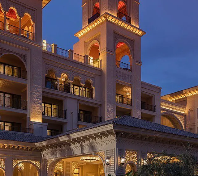 Four Seasons Resort Jumeirah, All Day Dining & Mercury Lounge, Dubai
